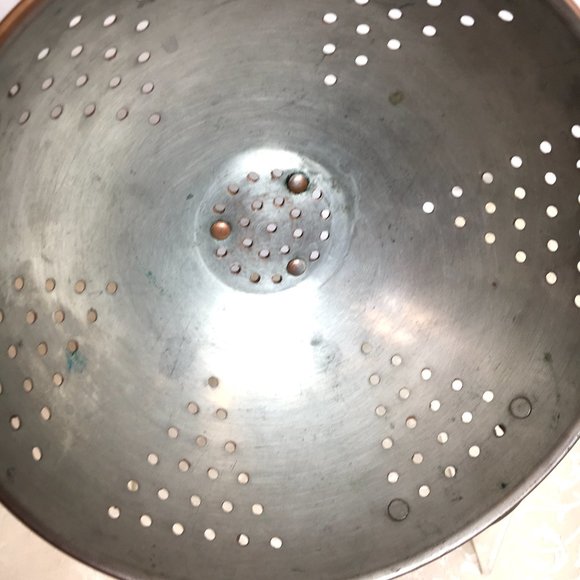 COPPER Collander  with silver metal interior – brass handles VTG - Picture 5 of 10